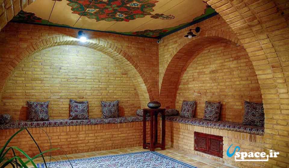 نمای لابی هتل سنتی داروش - شیراز