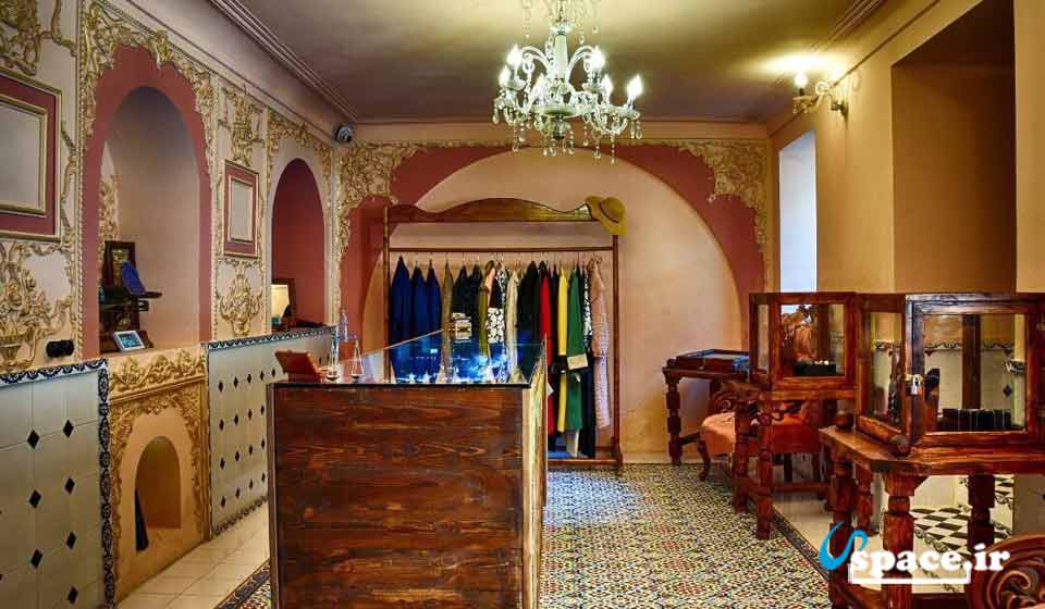 نمای گالری طلا هتل سنتی داروش - شیراز